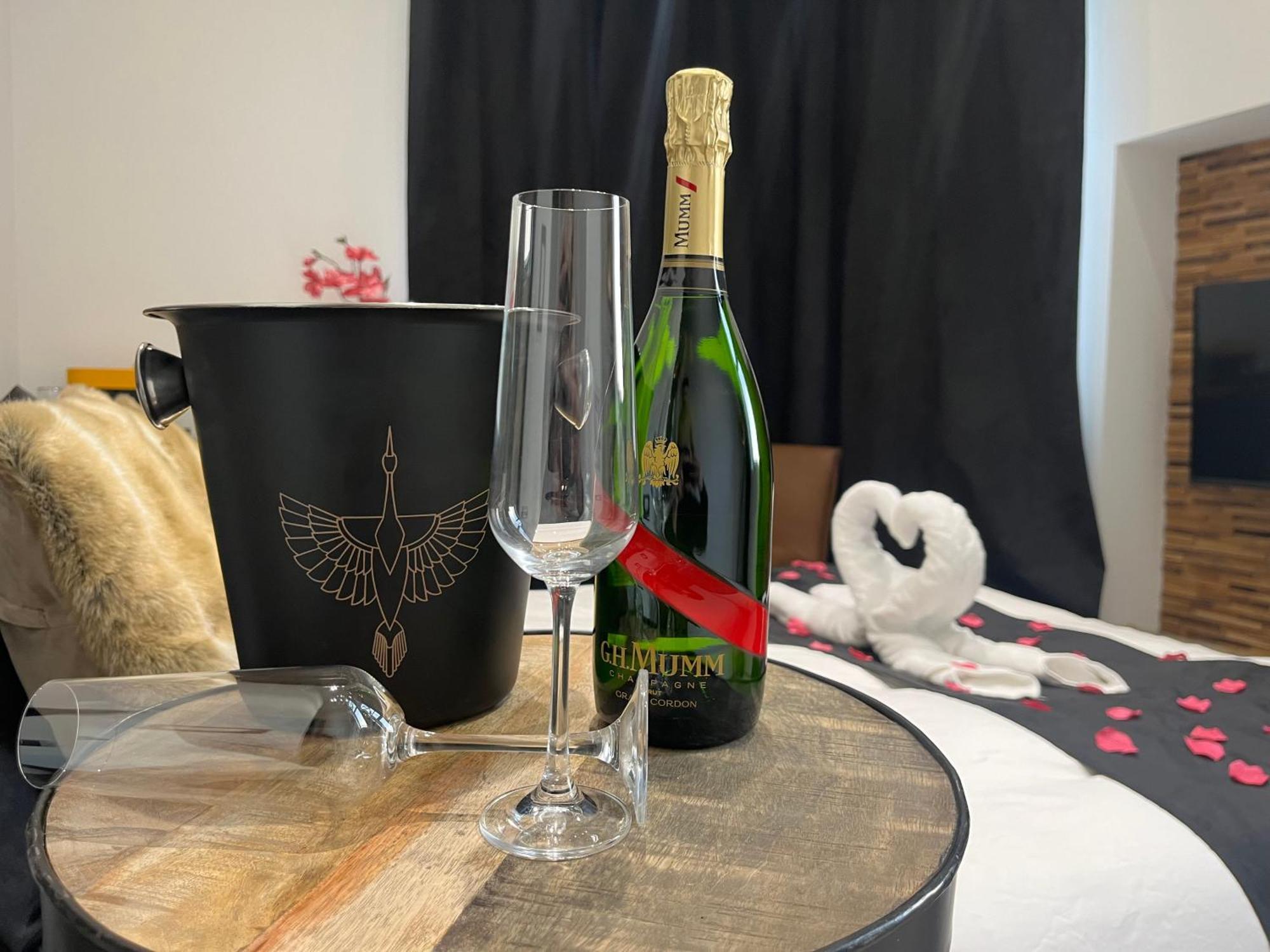 White Castle - Charleroi Airport Bed & Breakfast Ngoại thất bức ảnh